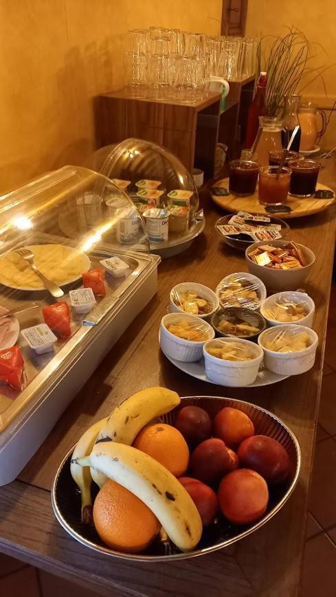 Hotel De La Halle Nolay  외부 사진