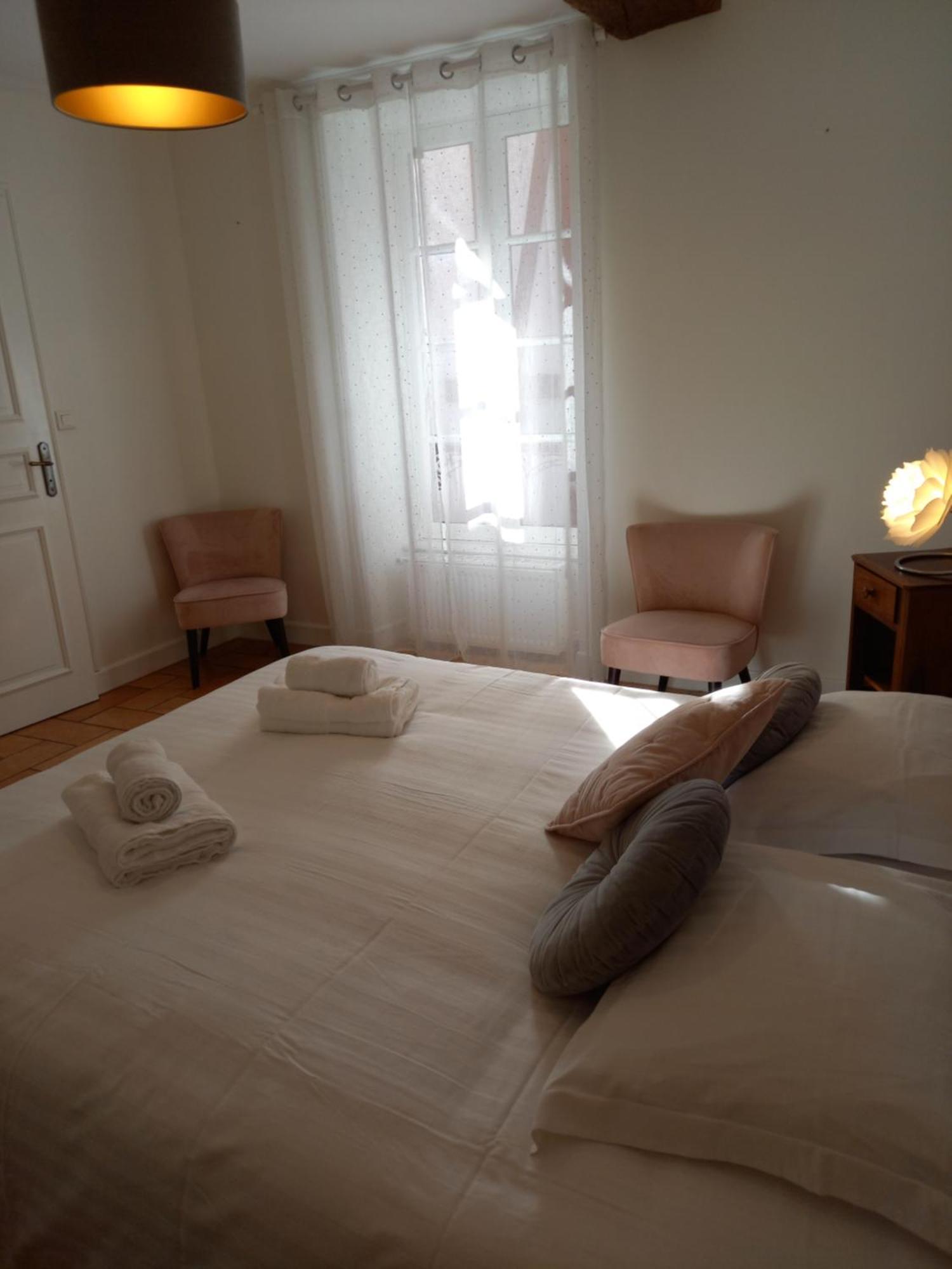 Hotel De La Halle Nolay  외부 사진