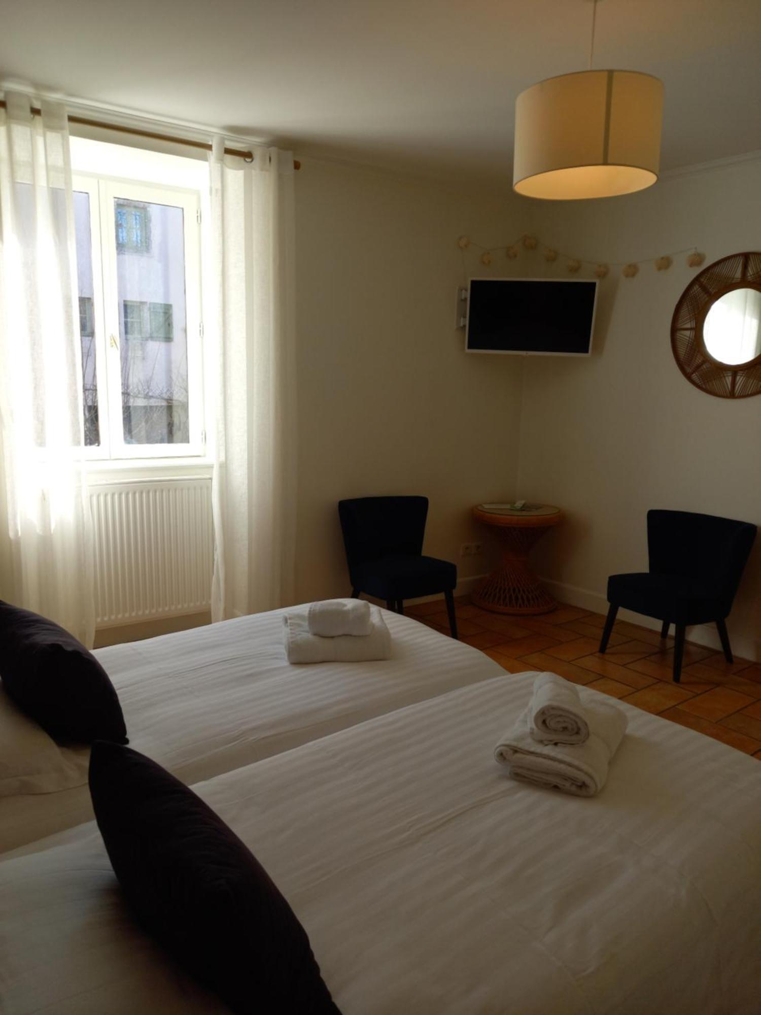 Hotel De La Halle Nolay  외부 사진
