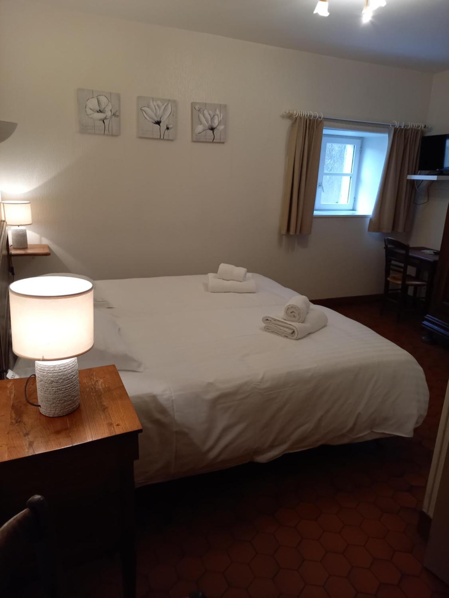 Hotel De La Halle Nolay  외부 사진