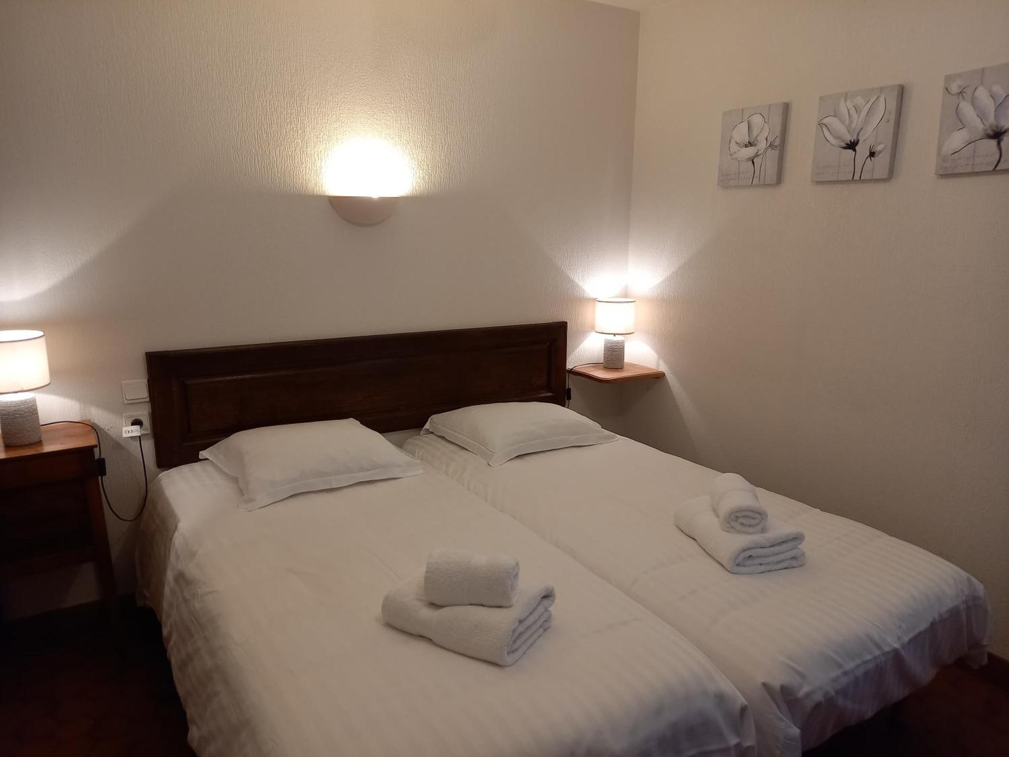 Hotel De La Halle Nolay  외부 사진