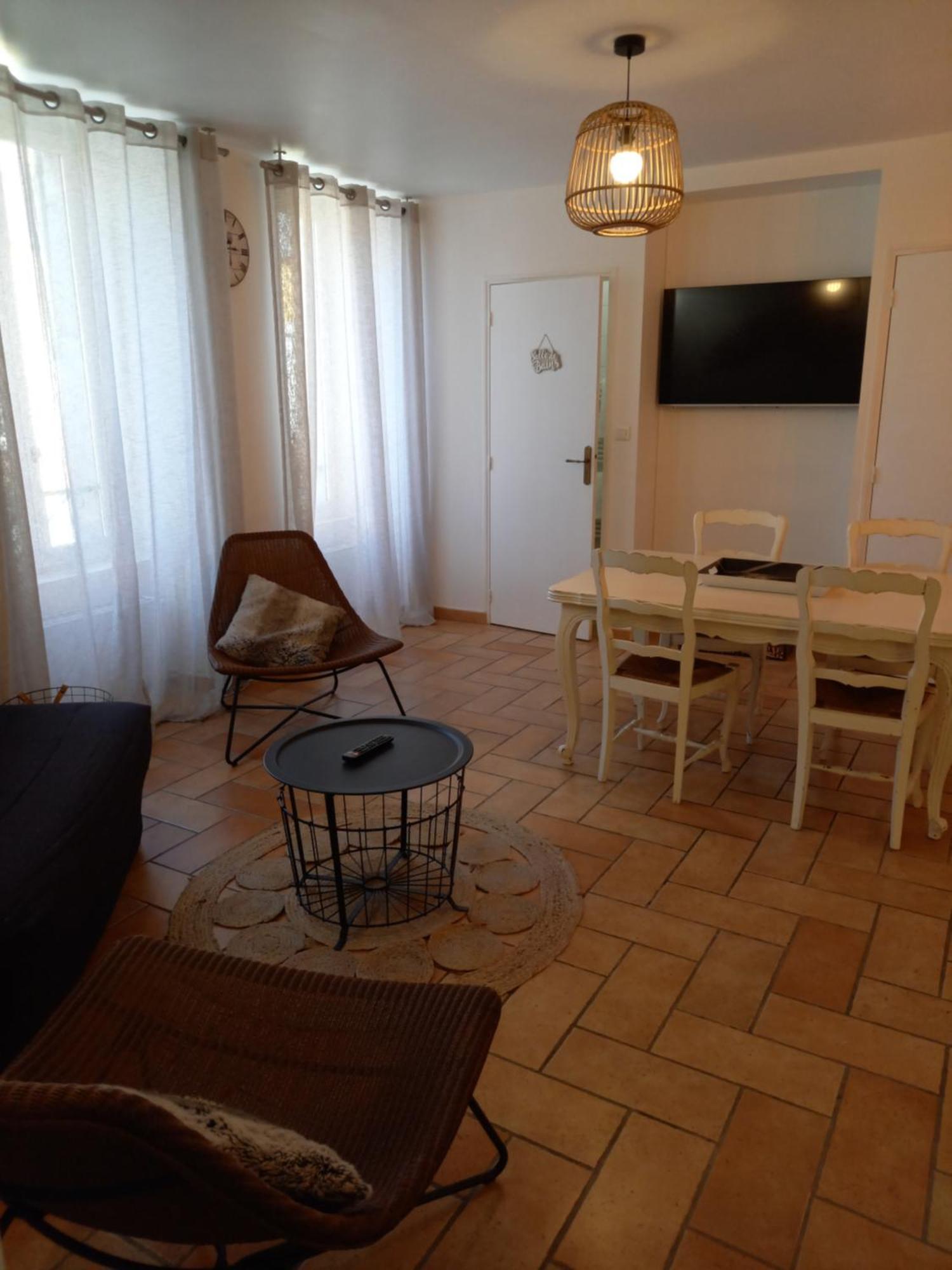 Hotel De La Halle Nolay  외부 사진