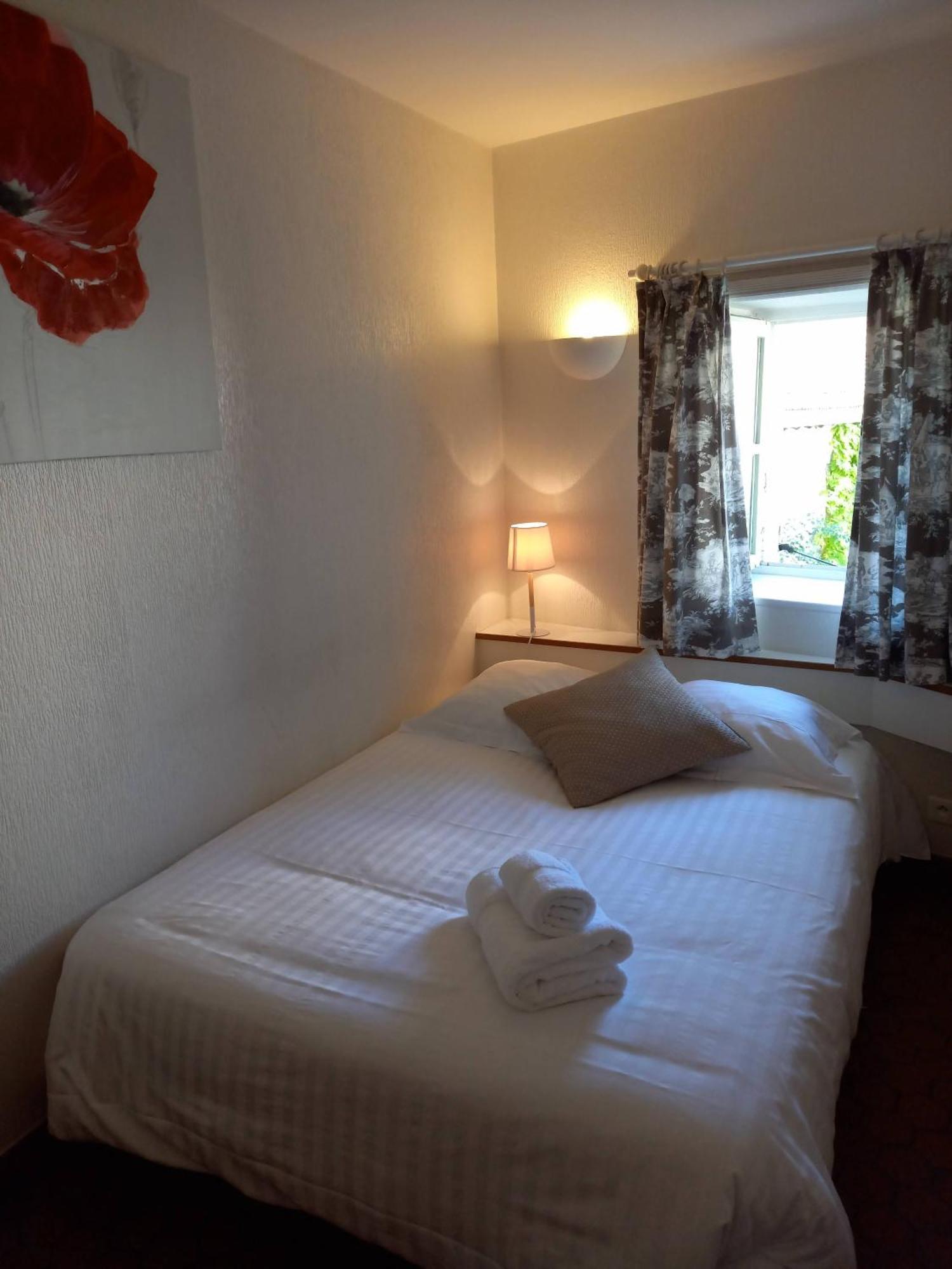 Hotel De La Halle Nolay  외부 사진