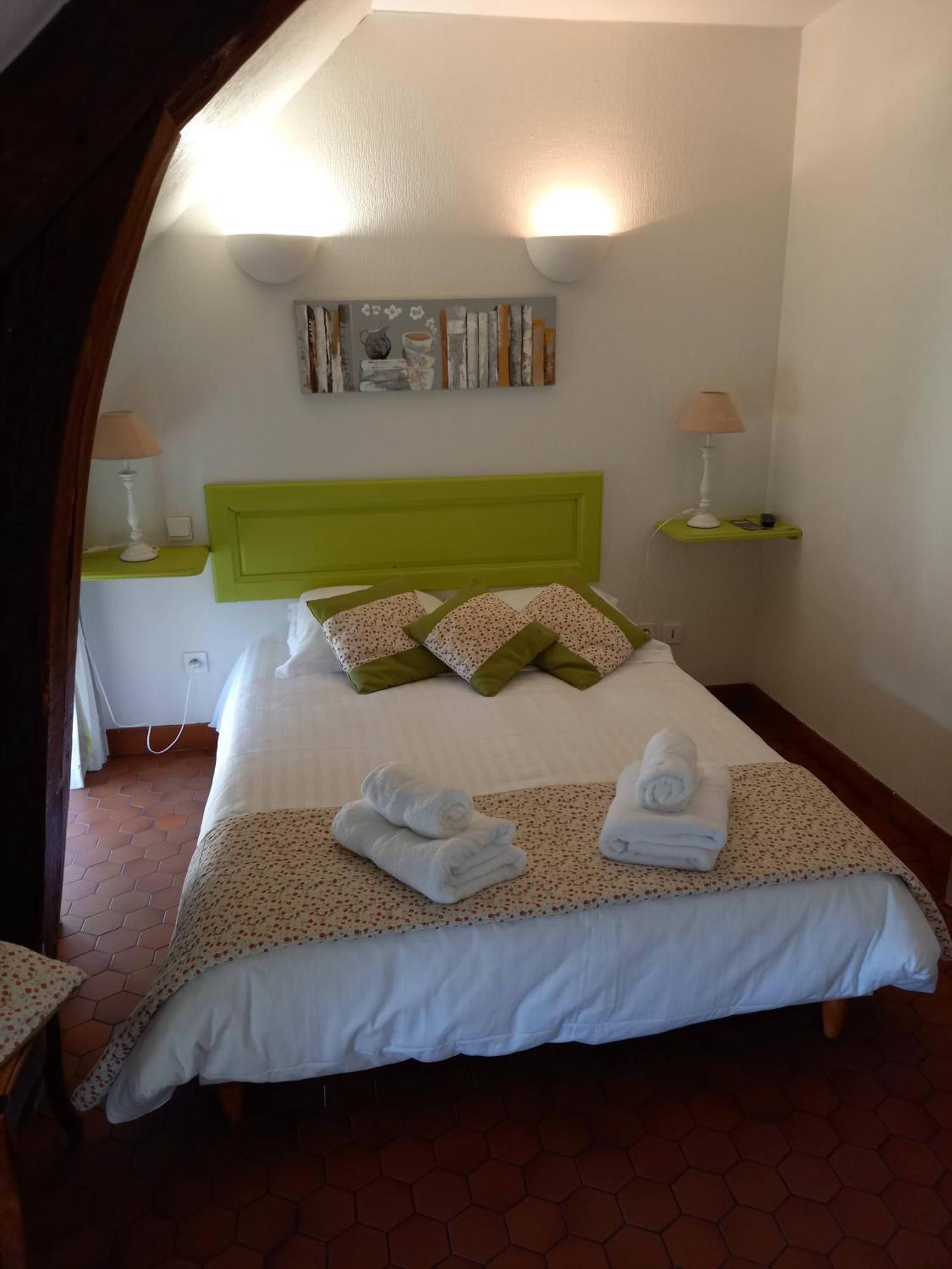Hotel De La Halle Nolay  외부 사진
