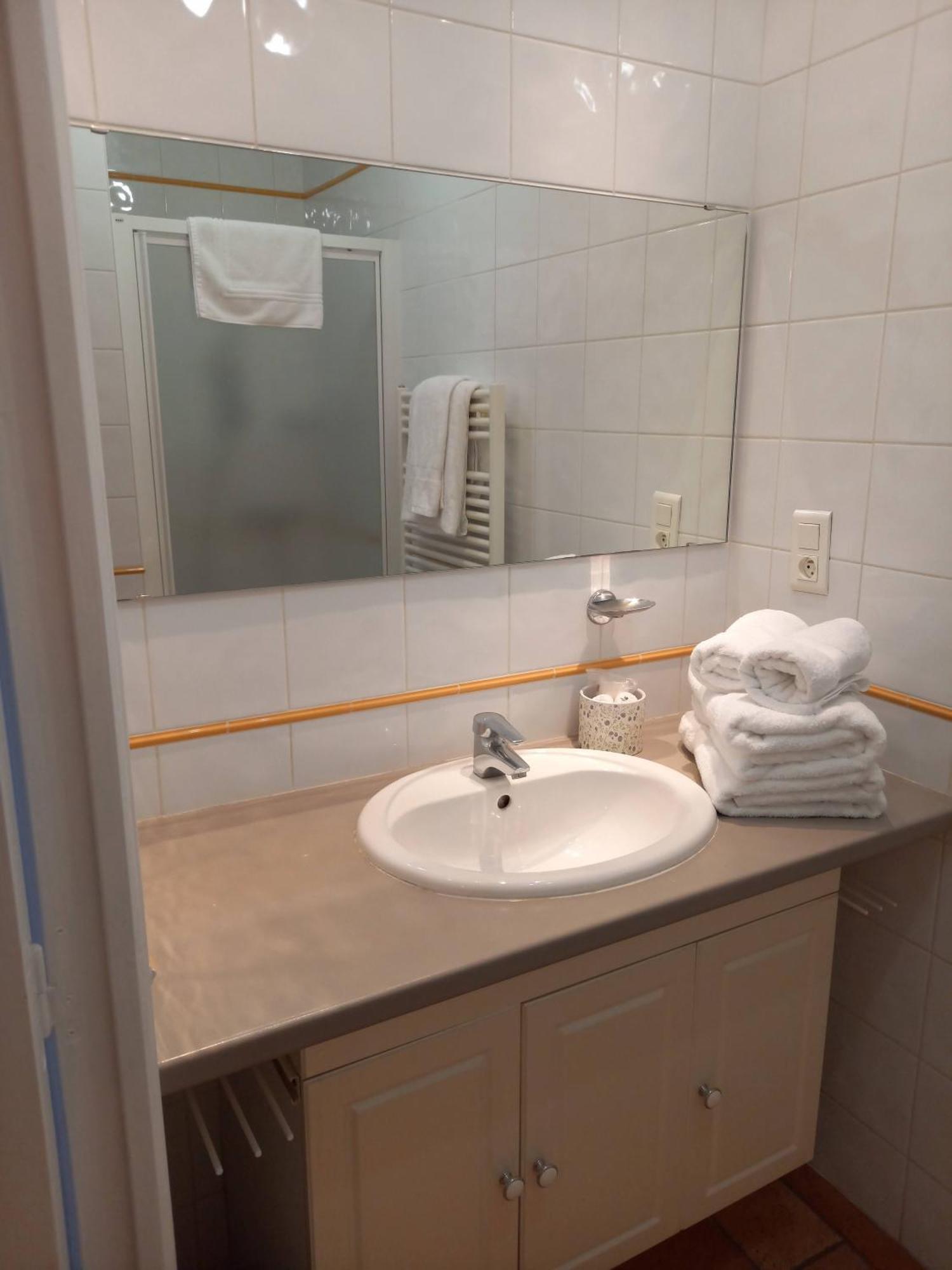 Hotel De La Halle Nolay  외부 사진