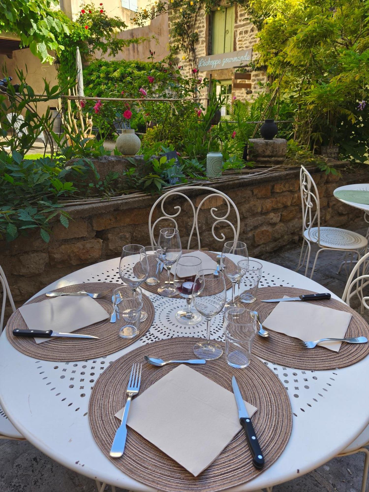 Hotel De La Halle Nolay  외부 사진