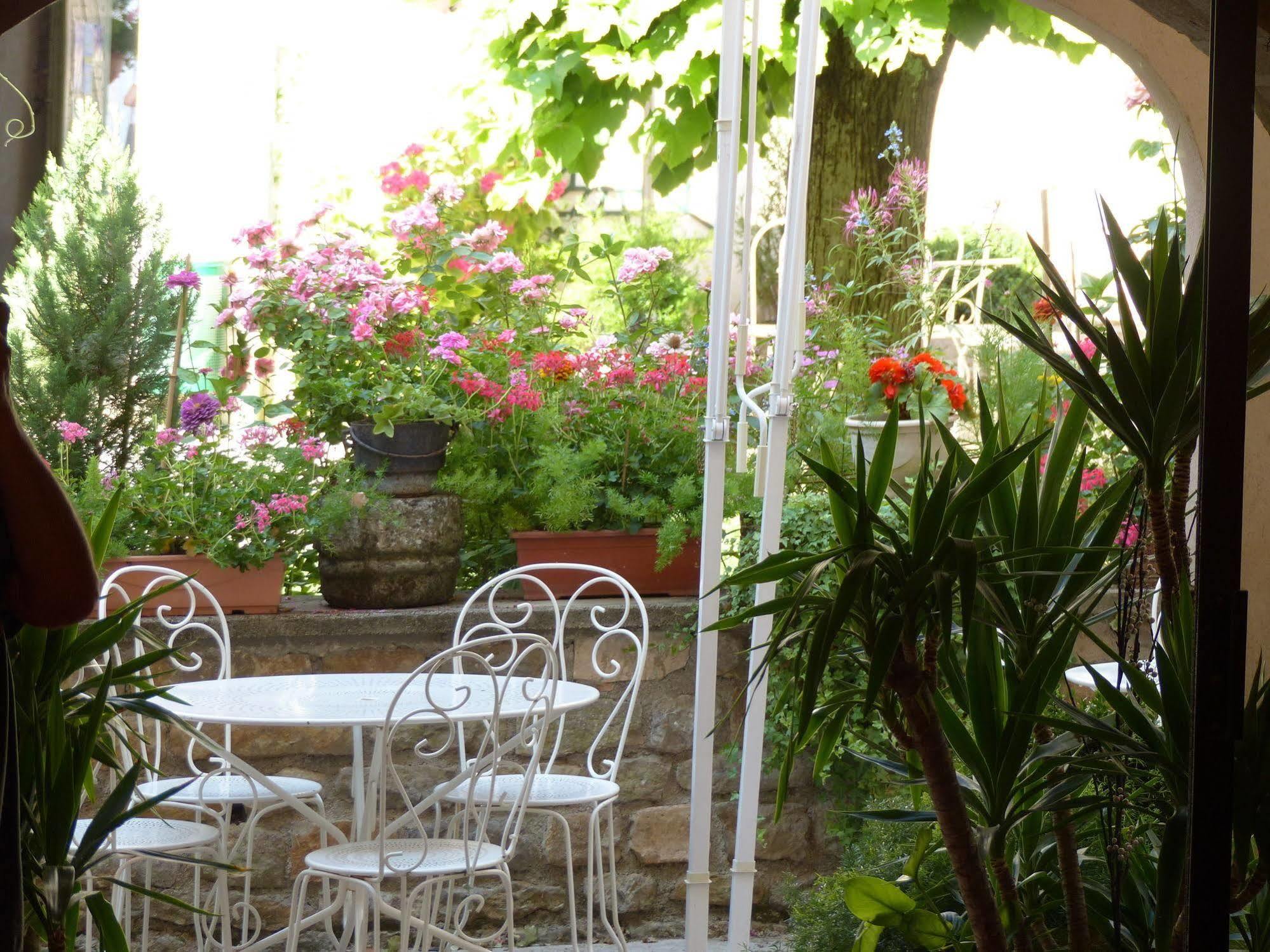 Hotel De La Halle Nolay  외부 사진
